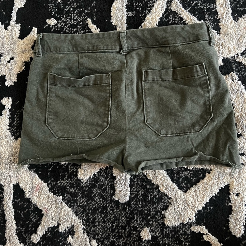 Cargo Low Rise Micro Mini Shorts - Picture 3 of 3